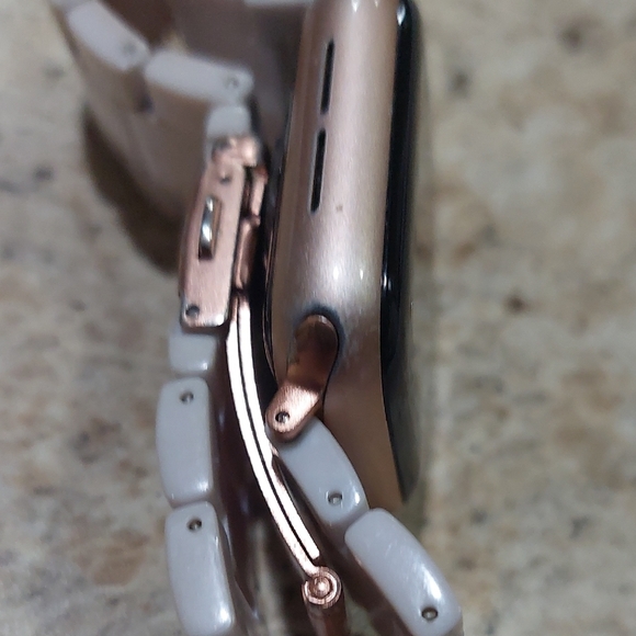 Smartwatch with White Band - Picture 4 of 9